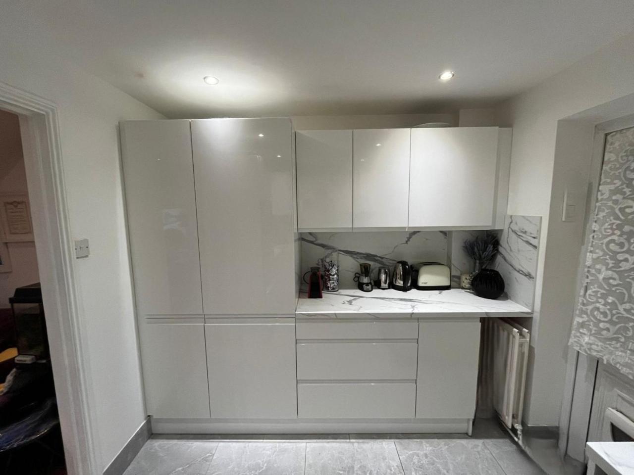 Lovely Double Bedroom In Rotherhithe 런던 외부 사진